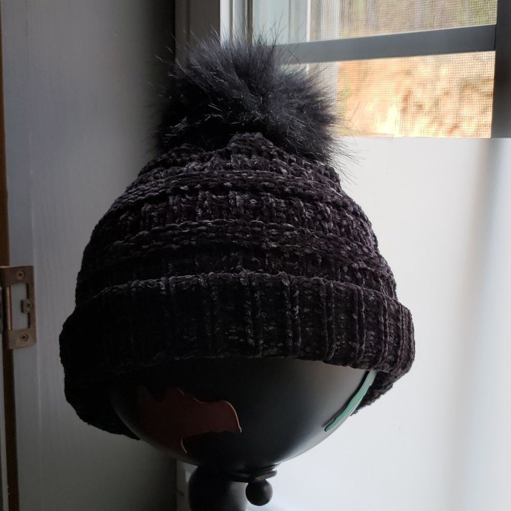 Pompom beanie